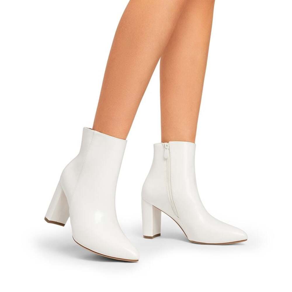 Dream Pairs Women's White Block Heel Ankle Boots Size 9